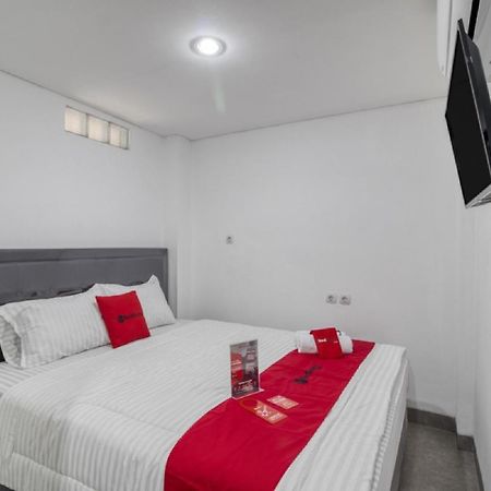 Reddoorz Syariah Near Galeria Mall Джок'якарта Екстер'єр фото