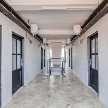 Reddoorz Syariah Near Galeria Mall Джок'якарта Екстер'єр фото