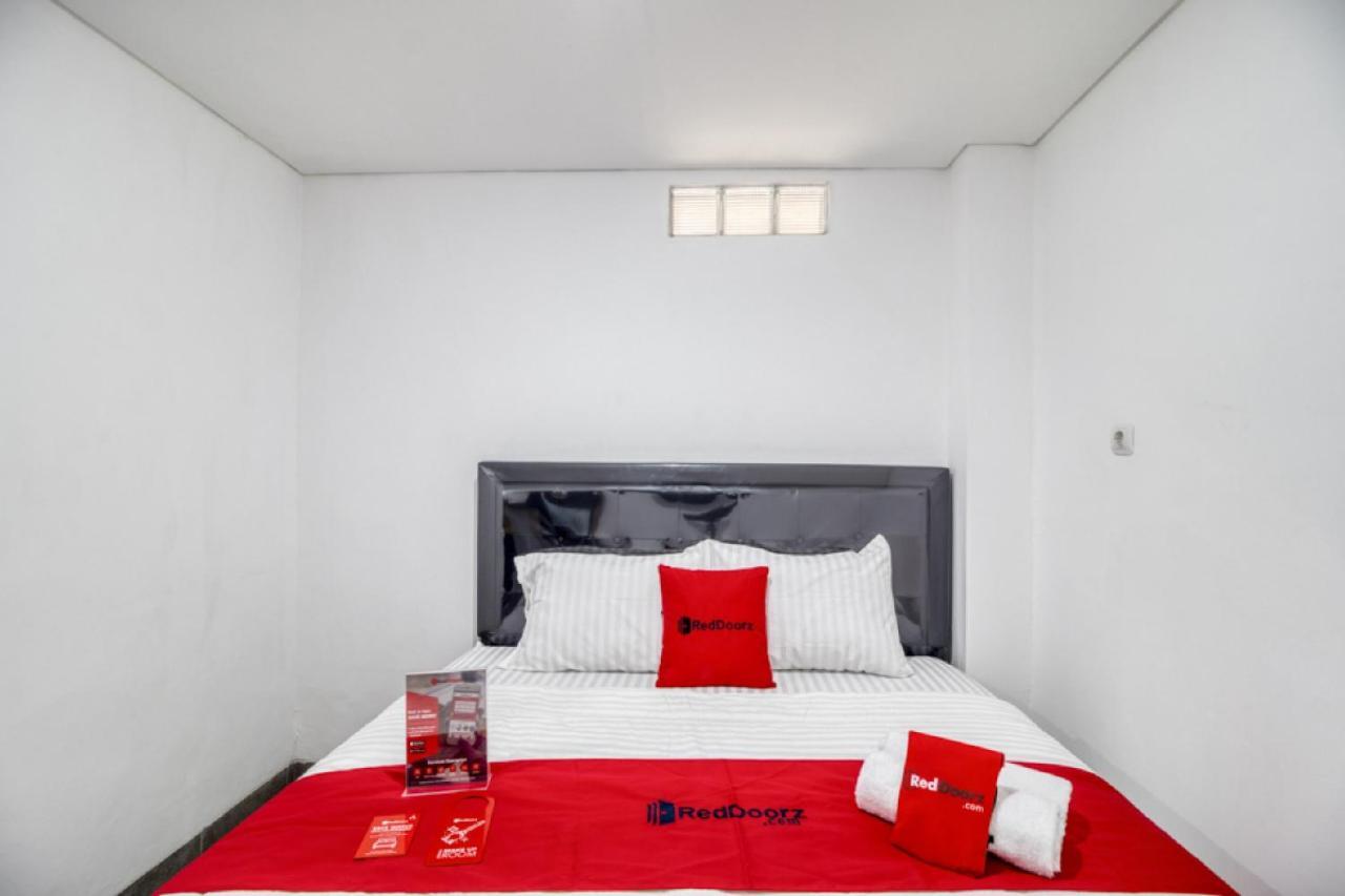 Reddoorz Syariah Near Galeria Mall Джок'якарта Екстер'єр фото