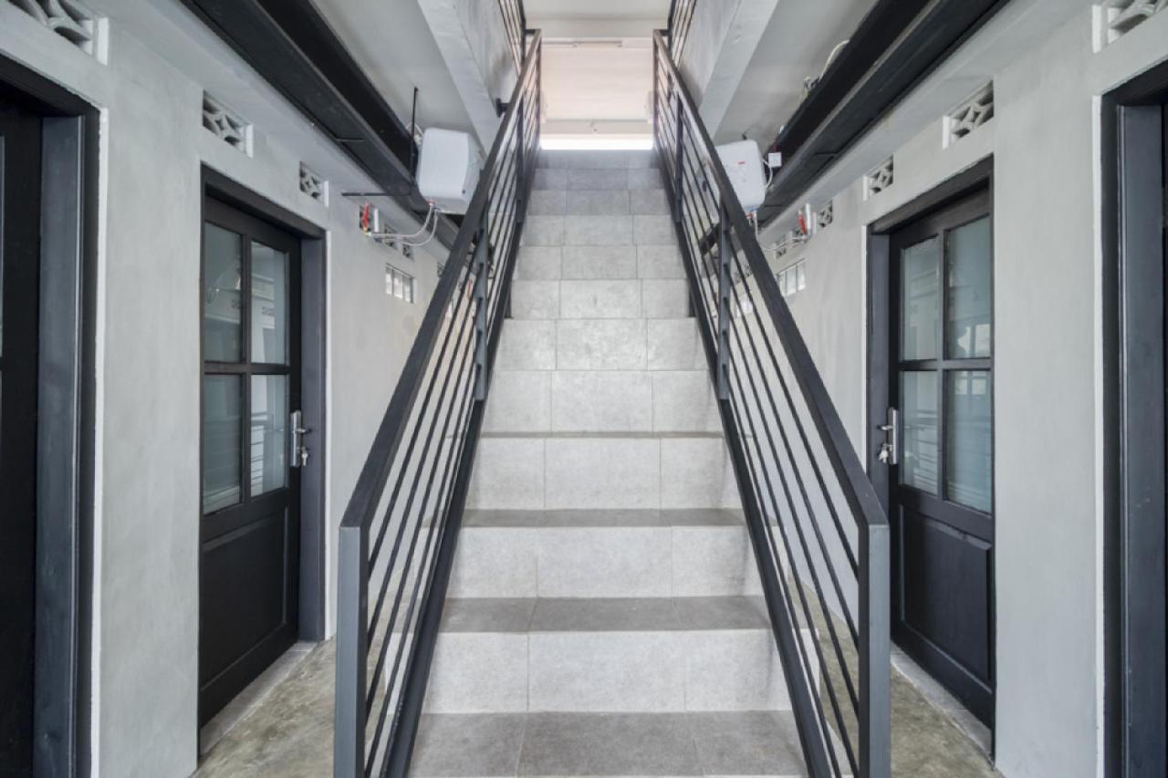 Reddoorz Syariah Near Galeria Mall Джок'якарта Екстер'єр фото